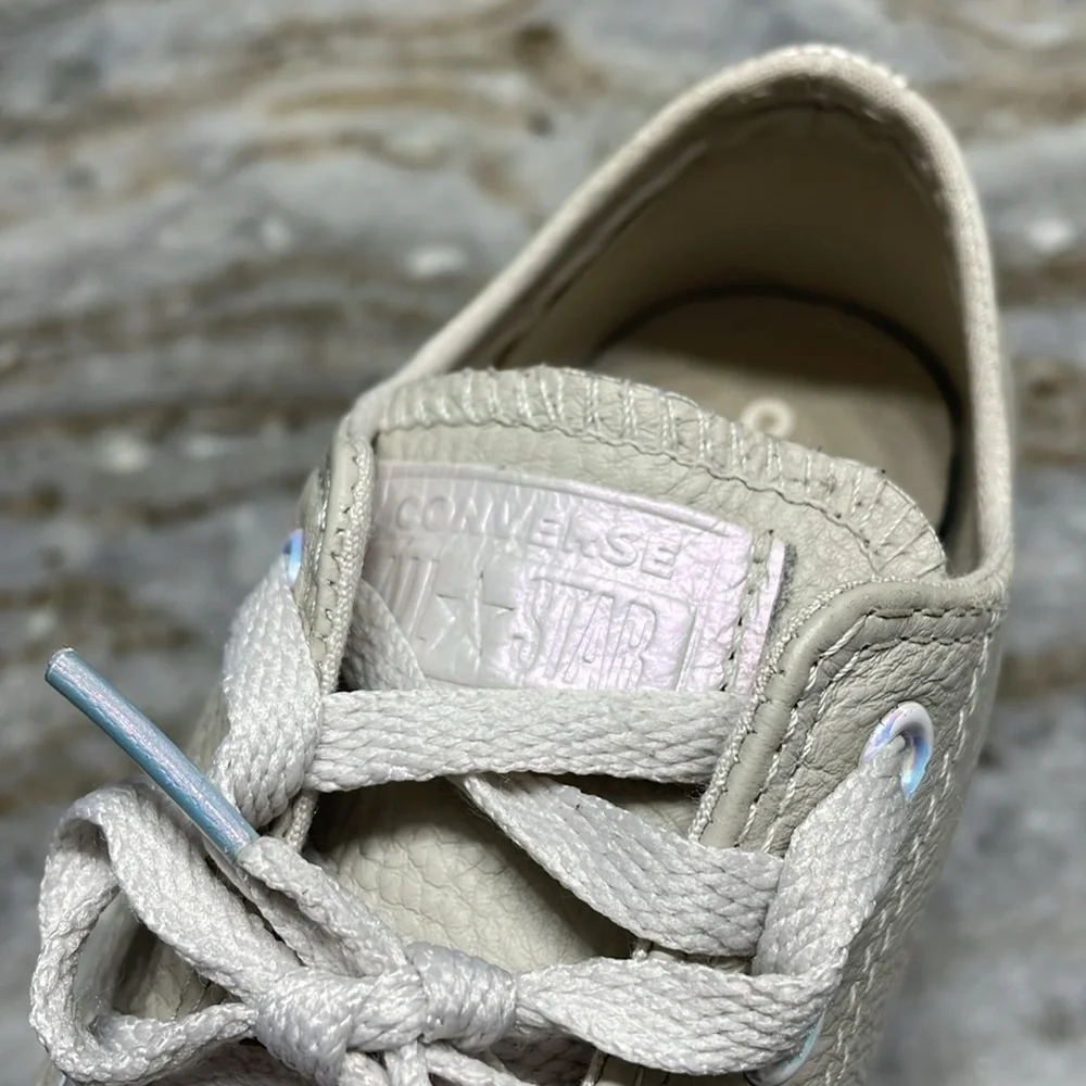 CONVERSE BEIGE LEATHER LOW SHOES